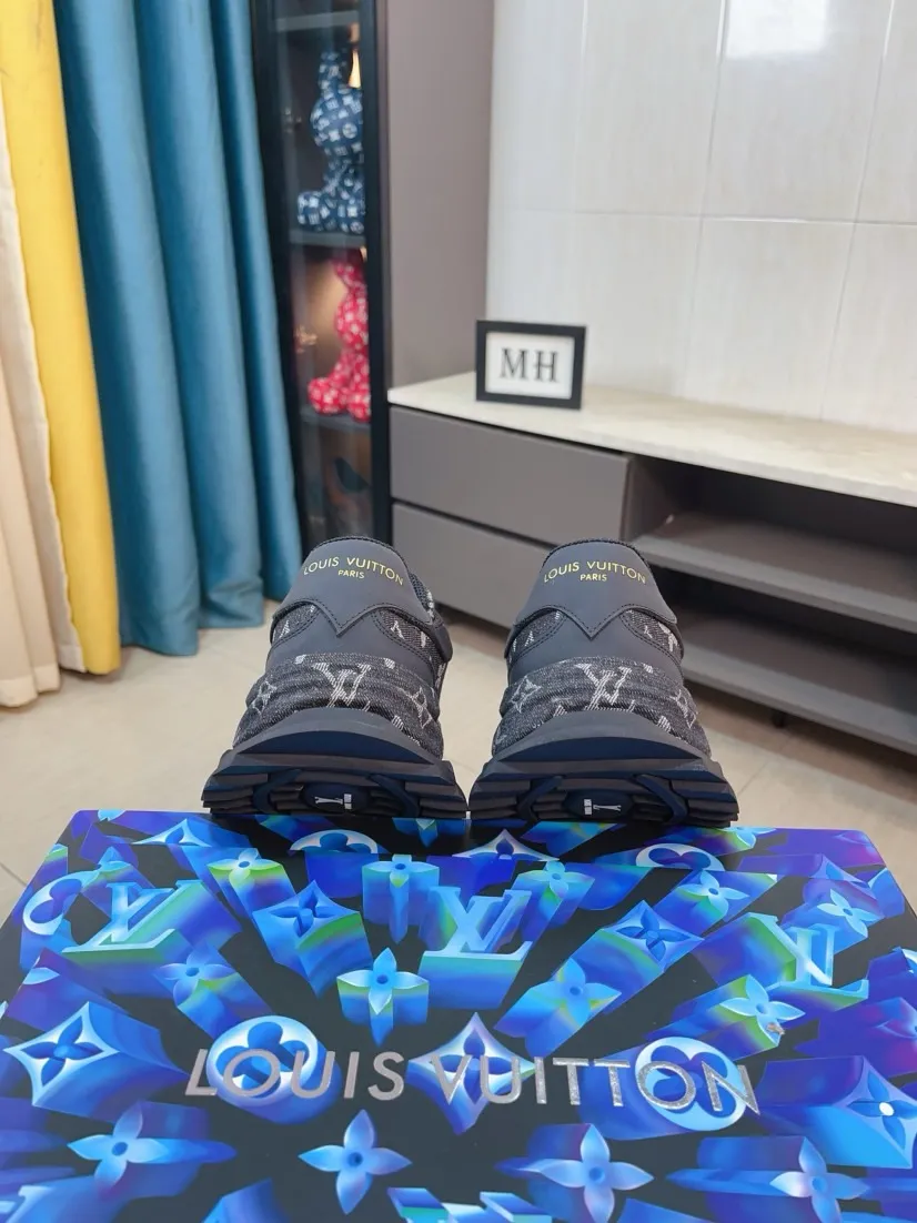 Men's men's shoes 💰580🌸🌸 LV style is novel and fashionable, the upper is made of imported cowhide + LV special materials! Super trendy design! It’s eye-catching! The leather is soft, delicate, shiny and translucent, showing the ultimate in pure handcraftsmanship, and the mesh is soft, comfortable and breathable! Size: 39-44 (38 45 customized)